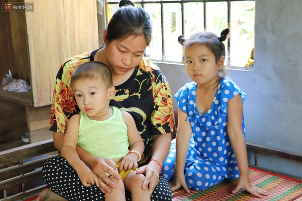 Chồng bỏ, người mẹ trẻ ôm 2 con khờ cầu cứu: Em chỉ ước con mình được chữa bệnh - Ảnh 9. Chồng bỏ, người mẹ trẻ ôm 2 con khờ cầu cứu: Em chỉ ước con mình được chữa bệnh - Ảnh 9.