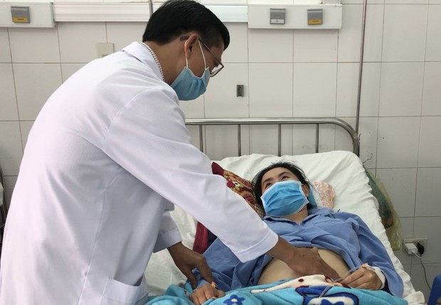 45 phút cứu sống thiếu nữ vỡ gan, đa chấn thương mà không phẫu thuật - Ảnh 1. 45 phút cứu sống thiếu nữ vỡ gan, đa chấn thương mà không phẫu thuật - Ảnh 1.