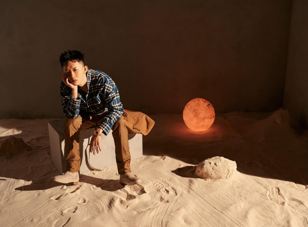 Có một nhân vật bị lãng quên, an nhiên chèo thuyền rong chơi giữa liên hoàn phốt của Chủ tịch Sơn Tùng - Ảnh 3.