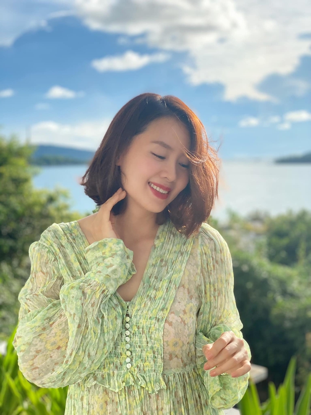 Màn lột xác của Hồng Diễm (Hướng Dương Ngược Nắng): Nhan sắc lão hoá ngược chấp cả zoom cận, vòng 1 bốc lửa còn gây choáng hơn - Ảnh 10.