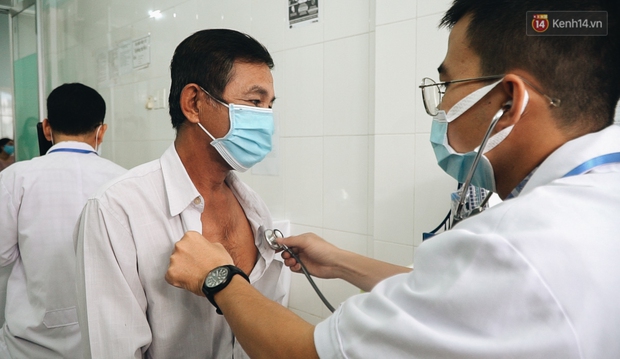 Cận cảnh những mũi tiêm vaccine Covid-19 của Việt Nam cho người dân Long An - Ảnh 6. Cận cảnh những mũi tiêm vaccine Covid-19 của Việt Nam cho người dân Long An - Ảnh 6.