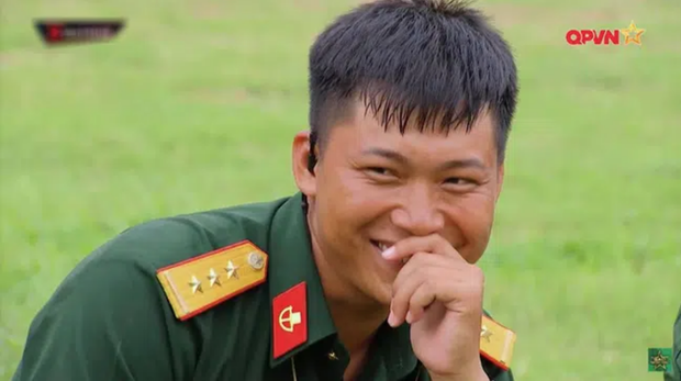 Mấy tỷ năm rồi Hậu Hoàng mới khoe eo con kiến, Mũi trưởng Long chẳng liên quan cũng bị réo tên ầm ầm - Ảnh 2. Mấy tỷ năm rồi Hậu Hoàng mới khoe eo con kiến, Mũi trưởng Long chẳng liên quan cũng bị réo tên ầm ầm - Ảnh 2.
