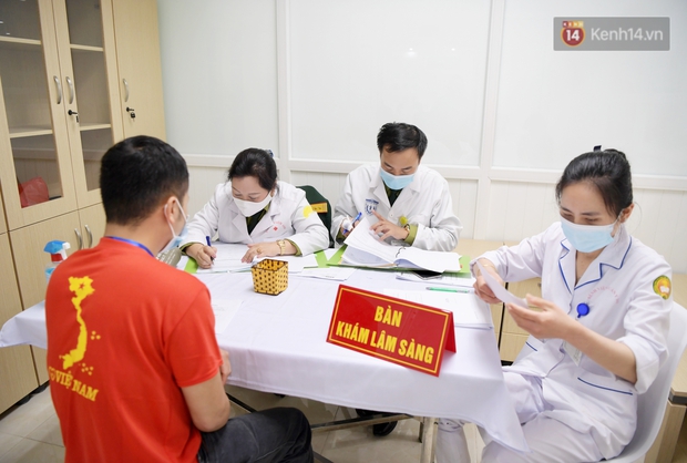 Ảnh: 35 người đầu tiên tiêm thử nghiệm lâm sàng vaccine phòng Covid-19 Việt Nam giai đoạn 2 tại Hà Nội - Ảnh 7. Ảnh: 35 người đầu tiên tiêm thử nghiệm lâm sàng vaccine phòng Covid-19 Việt Nam giai đoạn 2 tại Hà Nội - Ảnh 7.