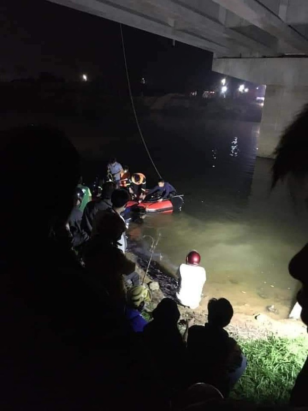 Ô tô trốn điểm đo nồng độ cồn, tông 4 học sinh rơi xuống sông thương vong - Ảnh 3. Ô tô trốn điểm đo nồng độ cồn, tông 4 học sinh rơi xuống sông thương vong - Ảnh 3.
