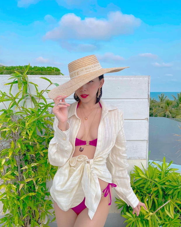 Sáng sớm Tóc Tiên khoe ảnh diện bikini cắt xẻ hiểm hóc, lộ quá nửa vòng 1 phập phồng nhìn muốn ná thở - Ảnh 2. Sáng sớm Tóc Tiên khoe ảnh diện bikini cắt xẻ hiểm hóc, lộ quá nửa vòng 1 phập phồng nhìn muốn ná thở - Ảnh 2.
