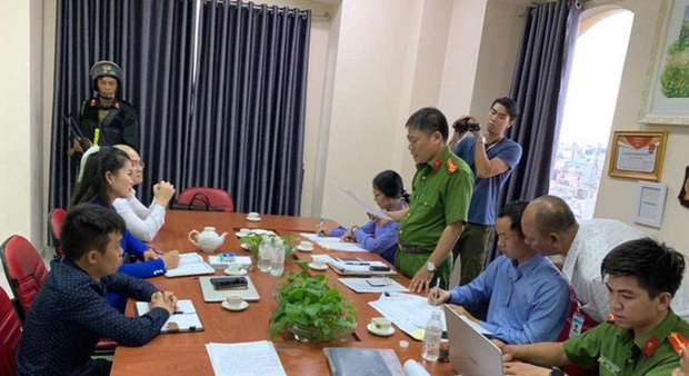 Công an TP.HCM thu giữ 20 thỏi màu vàng và những gì tại Tập đoàn Alibaba? - Ảnh 1.