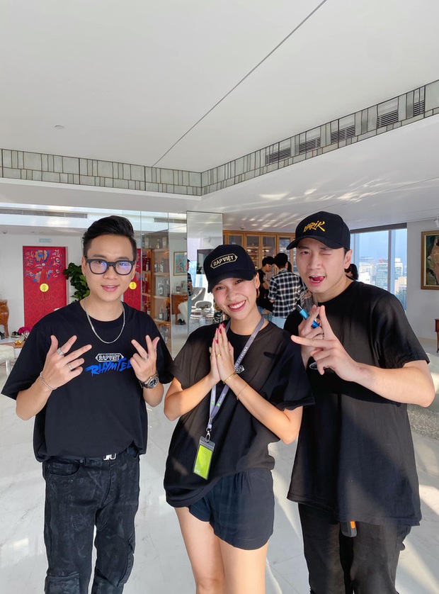 Thế hệ F1 tài năng của đế chế truyền thông sản xuất gameshow Rap Việt: Tốt nghiệp hạng ưu Oxford, tham dự dạ vũ danh giá nhất thế giới, sáng lập quỹ từ thiện xây cầu cho trẻ em vùng xa  - Ảnh 7.