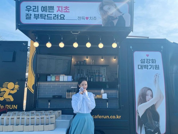 Giữa lúc dính tin hẹn hò, Jennie (BLACKPINK) thể hiện tình cảm, còn nói lời yêu nhưng người đó lại không phải G-Dragon - Ảnh 3. Giữa lúc dính tin hẹn hò, Jennie (BLACKPINK) thể hiện tình cảm, còn nói lời yêu nhưng người đó lại không phải G-Dragon - Ảnh 3.
