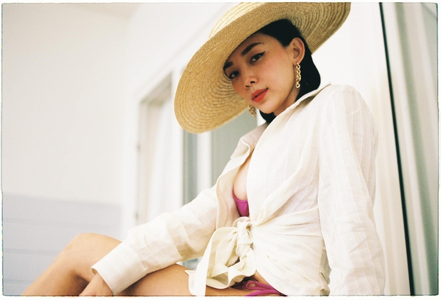 Ơn giời cuối cùng Hoàng Touliver cũng thoát “lời nguyền”, nhìn loạt ảnh Tóc Tiên khoe trọn body “mlem mlem” là đủ hiểu! - Ảnh 5. Ơn giời cuối cùng Hoàng Touliver cũng thoát “lời nguyền”, nhìn loạt ảnh Tóc Tiên khoe trọn body “mlem mlem” là đủ hiểu! - Ảnh 5.