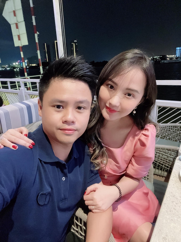 Bà xã Phan Thành để lộ vòng 2 lùm lùm, tiết lộ tăng 3kg trong 1 tháng từ siêu đám cưới - Ảnh 1. Bà xã Phan Thành để lộ vòng 2 lùm lùm, tiết lộ tăng 3kg trong 1 tháng từ siêu đám cưới - Ảnh 1.