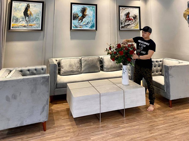 Vbiz có nam ca sĩ là đại gia bất động sản, biệt thự ở Sài Gòn, Đà Lạt, Đà Nẵng nhiều đếm không xuể - Ảnh 8. Vbiz có nam ca sĩ là đại gia bất động sản, biệt thự ở Sài Gòn, Đà Lạt, Đà Nẵng nhiều đếm không xuể - Ảnh 8.