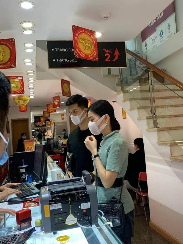 Lệ Quyên công khai quay clip Lâm Bảo Châu trong chuyến du lịch, còn chia sẻ ẩn ý về chuyện kết hôn? - Ảnh 5. Lệ Quyên công khai quay clip Lâm Bảo Châu trong chuyến du lịch, còn chia sẻ ẩn ý về chuyện kết hôn? - Ảnh 5.