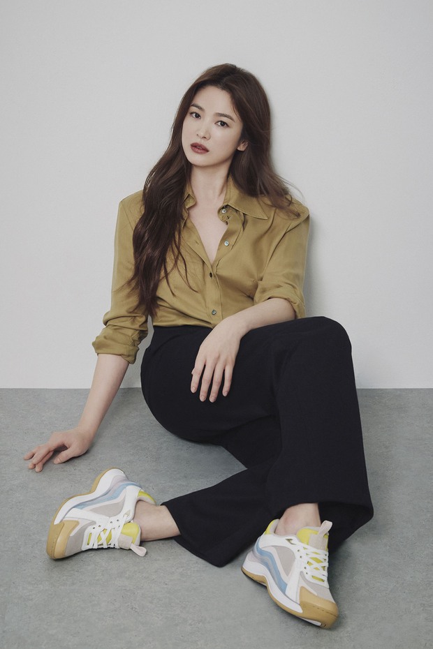 Nhìn Song Hye Kyo makeup nhạt đã quen, nhưng nhìn cô biến hình makeup đậm qua ảnh của fan thì bạn sẽ ngỡ ngàng - Ảnh 3.