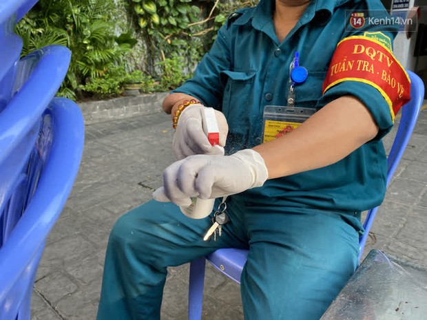 Cận cảnh quán cafe, quán ăn và tiệm massage ở Sài Gòn bị phong toả vì công chứng viên mắc Covid-19 từng ghé qua - Ảnh 4. Cận cảnh quán cafe, quán ăn và tiệm massage ở Sài Gòn bị phong toả vì công chứng viên mắc Covid-19 từng ghé qua - Ảnh 4.