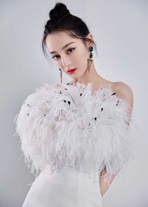 11 kiểu tóc của các mỹ nhân Hoa ngữ xinh và sang hết sức để bạn quẩy cho Tết này - Ảnh 2.