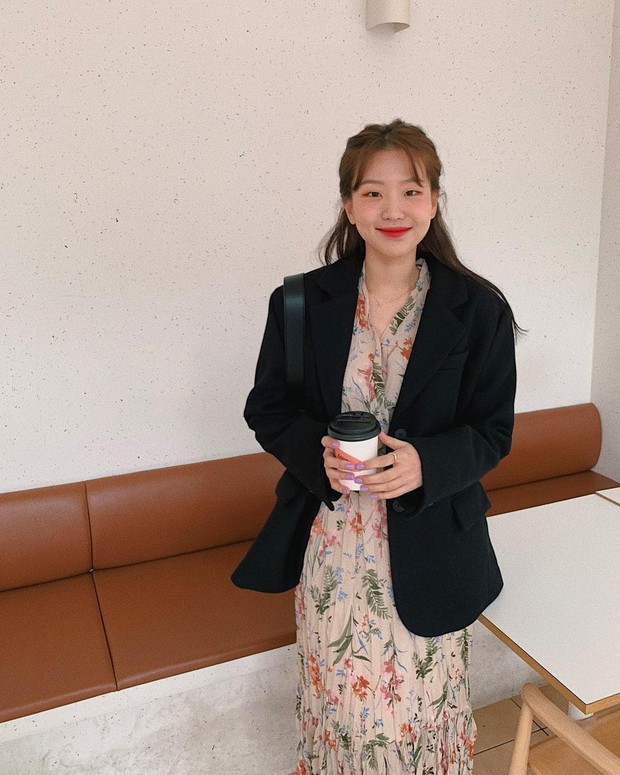 Diện váy theo những công thức chuẩn Hàn này là suốt mấy ngày Tết bạn sẽ đều có outfit đẹp để du Xuân - Ảnh 3.