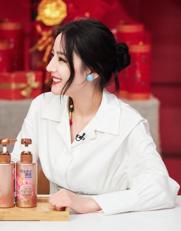 11 kiểu tóc của các mỹ nhân Hoa ngữ xinh và sang hết sức để bạn quẩy cho Tết này - Ảnh 4.