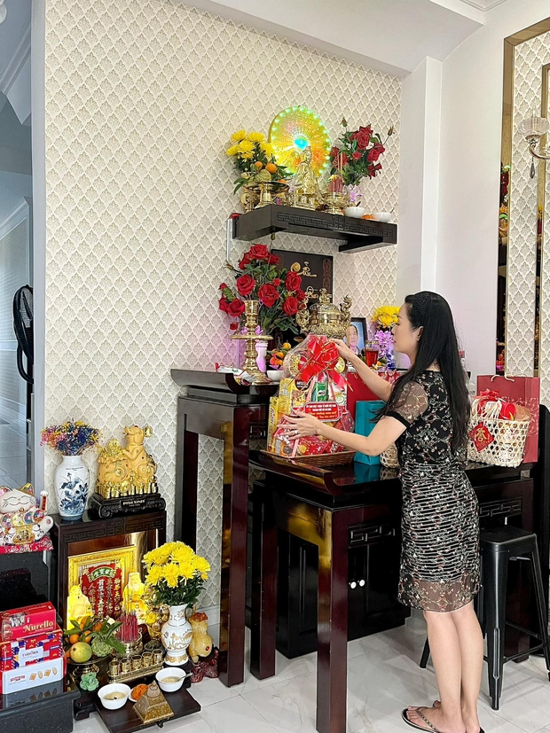 Sao Vbiz tất bật cúng ông Công ông Táo: Thu Minh - Tự Long dâng mâm cỗ thịnh soạn, trầm trồ tay nghề của Văn Mai Hương - Tường San - Ảnh 13. Sao Vbiz tất bật cúng ông Công ông Táo: Thu Minh - Tự Long dâng mâm cỗ thịnh soạn, trầm trồ tay nghề của Văn Mai Hương - Tường San - Ảnh 13.
