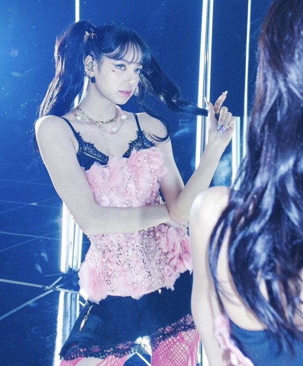 BLACKPINK lần đầu diễn Sour Candy: cả outfit lẫn vũ đạo đều quá ấn tượng, không có Lady Gaga nhưng đã có Lisa dance solo là quá đủ! - Ảnh 6. BLACKPINK lần đầu diễn Sour Candy: cả outfit lẫn vũ đạo đều quá ấn tượng, không có Lady Gaga nhưng đã có Lisa dance solo là quá đủ! - Ảnh 6.