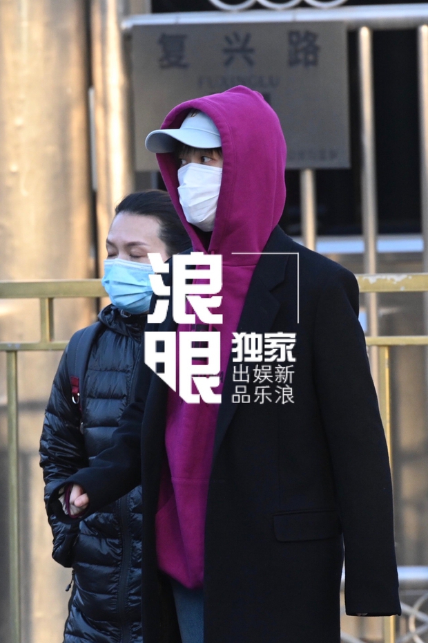 Dàn sao Cbiz nô nức đi ghi hình Gala Tết: Trần Vỹ Đình soái ngút ngàn, Dương Mịch gây chú ý vì chiếc máy đặc biệt - Ảnh 22.