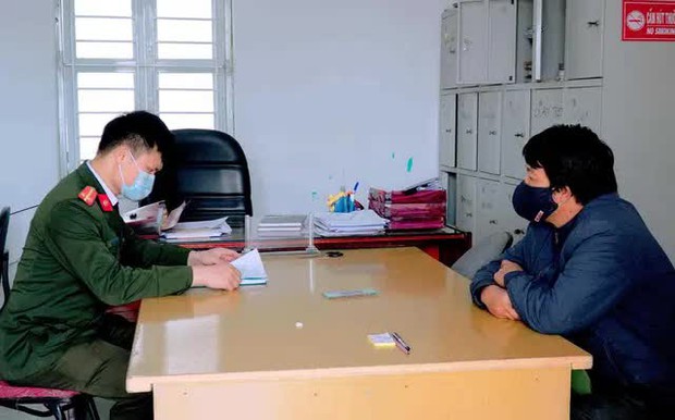 Trốn chốt kiểm dịch Covid-19 đi xem mổ lợn, người đàn ông ở Quảng Ninh bị phạt 25 triệu đồng - Ảnh 1.