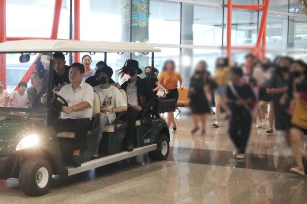 Làm giàu không khó theo kiểu giới trẻ đam mê showbiz: Bí mật không thể nói của các trạm tỷ thu nhập trăm triệu mỗi tháng nhờ việc đu idol - Ảnh 4. Làm giàu không khó theo kiểu giới trẻ đam mê showbiz: Bí mật không thể nói của các trạm tỷ thu nhập trăm triệu mỗi tháng nhờ việc đu idol - Ảnh 4.