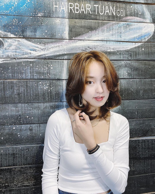 Mi Vân khoe ảnh tậu tóc mới đón Tết khiến dân tình không khỏi trầm trồ, đã là gái xinh thì để màu tóc nào cũng xinh - Ảnh 2.