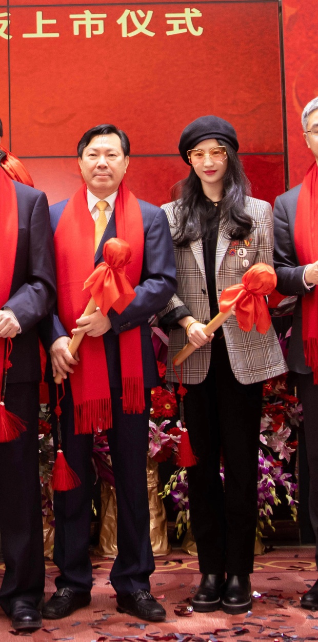 Lưu Diệc Phi lần đầu lộ diện sau tin đồn mang thai với vòng 2 gây nghi ngờ, Hồ Ca cũng có động thái giữa lùm xùm - Ảnh 4.