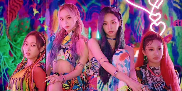 Không chỉ có BLACKPINK, stylist của aespa cũng giỏi “chế” đồ với nhiều pha cắt xẻ thú vị - Ảnh 2.