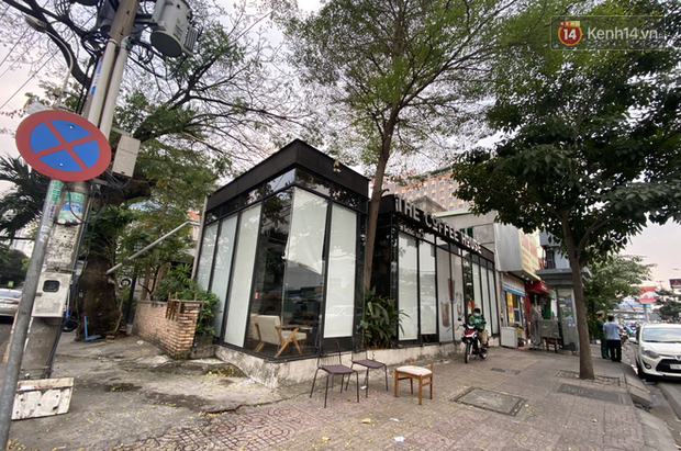Quán cà phê The Coffee House, quán ăn, lẩu dê ở TP.HCM bị phong toả vì nhân viên sân bay Tân Sơn Nhất mắc Covid-19 từng đến - Ảnh 1. Quán cà phê The Coffee House, quán ăn, lẩu dê ở TP.HCM bị phong toả vì nhân viên sân bay Tân Sơn Nhất mắc Covid-19 từng đến - Ảnh 1.