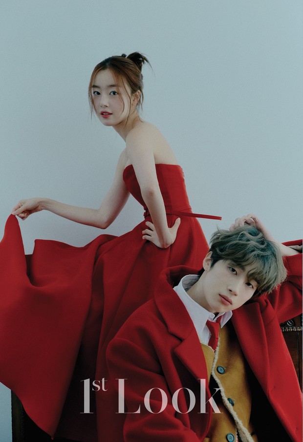 Tìm ra cặp chị em idol cực phẩm mới của Kpop: Chị là nữ thần gen 2, em trai body xịt máu mũi, bộ ảnh chung lại gây bão MXH - Ảnh 2. Tìm ra cặp chị em idol cực phẩm mới của Kpop: Chị là nữ thần gen 2, em trai body xịt máu mũi, bộ ảnh chung lại gây bão MXH - Ảnh 2.