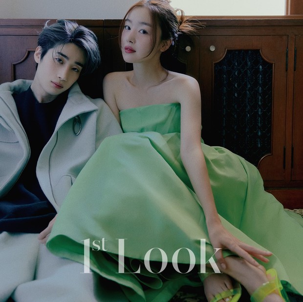 Tìm ra cặp chị em idol cực phẩm mới của Kpop: Chị là nữ thần gen 2, em trai body xịt máu mũi, bộ ảnh chung lại gây bão MXH - Ảnh 4. Tìm ra cặp chị em idol cực phẩm mới của Kpop: Chị là nữ thần gen 2, em trai body xịt máu mũi, bộ ảnh chung lại gây bão MXH - Ảnh 4.