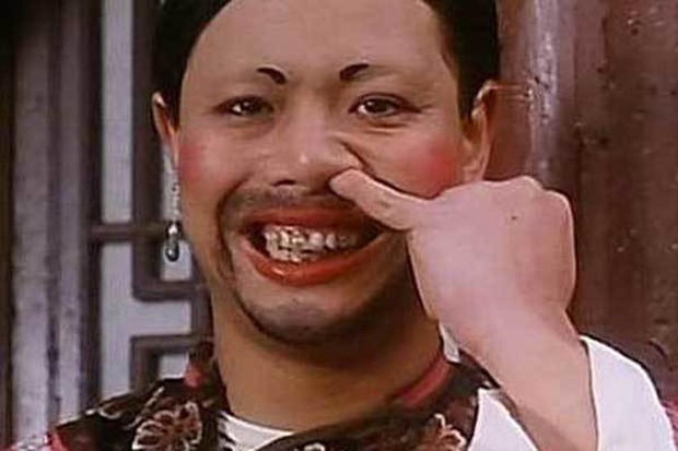 Cuộc sống giàu sang của nam phụ xấu nhất lịch sử phim Châu Tinh Trì: Gia tài bạc tỷ, đi siêu xe thưởng Tết cho nhân viên - Ảnh 2.