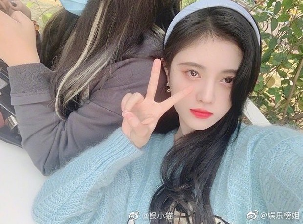 Mỹ nhân 4000 năm Cúc Tịnh Y muối mặt vì bị tố mặc áo fake, soi với chiếc Dương Mịch từng mặc càng thấy sai - Ảnh 7.