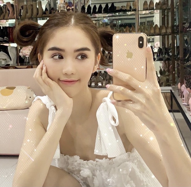 Cuối cùng thì Ngọc Trinh đã truy tìm được người tặng đòn bánh tét để... xin tiếp về ăn Tết, kết quả là một gương mặt cực quen trong showbiz - Ảnh 3.