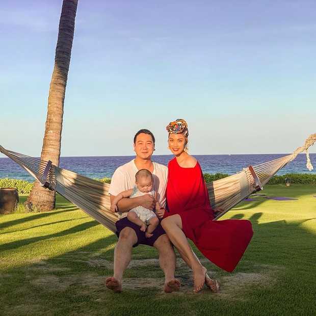 2 lần phản ứng trái ngược của quý tử 1 tuổi chứng minh Lan Khuê quyền lực số 1 bên trong biệt thự dát vàng - Ảnh 5.