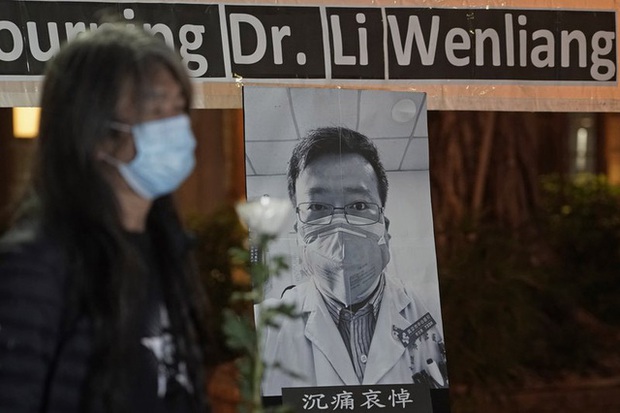 Một năm sau ngày qua đời của bác sĩ đầu tiên cảnh báo bệnh COVID-19 tại Vũ Hán - Ảnh 1.