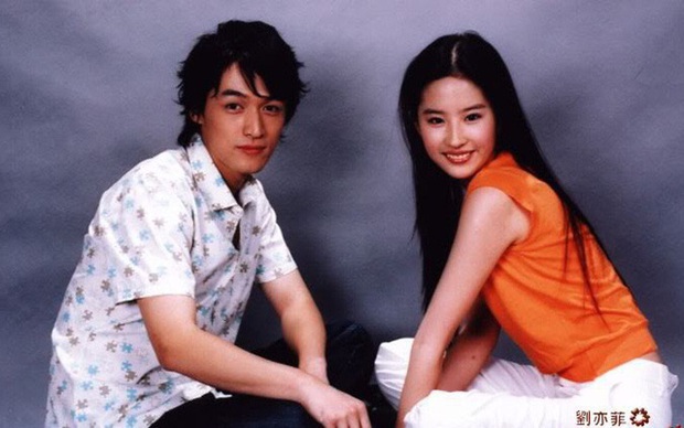 Top 1 Weibo: Hồ Ca chính thức lên tiếng về tin đồn bí mật kết hôn với Lưu Diệc Phi - Ảnh 4.