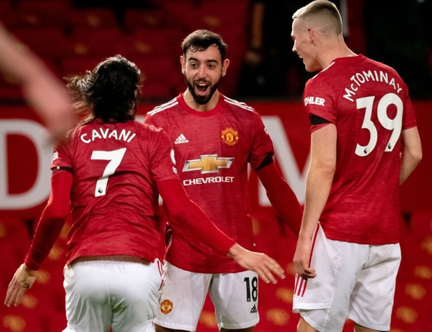 Dẫn trước 2-0 nhưng để gỡ hòa 3-3 ở phút 90+5, MU tự bắn vào chân mình trong cuộc đua vô địch - Ảnh 5. Dẫn trước 2-0 nhưng để gỡ hòa 3-3 ở phút 90+5, MU tự bắn vào chân mình trong cuộc đua vô địch - Ảnh 5.