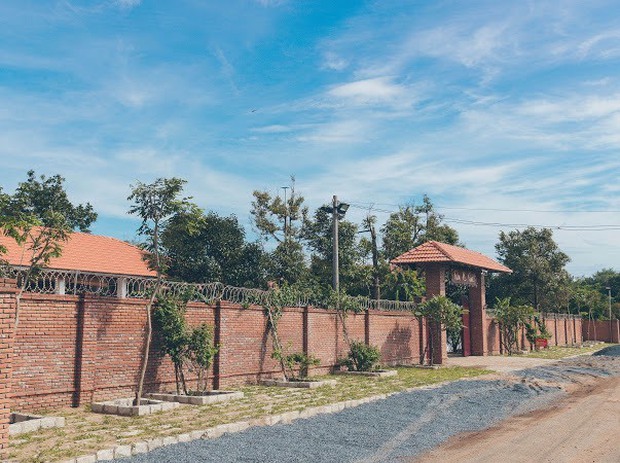 Lý Nhã Kỳ giàu có thế nào: Bạch dinh dát vàng, biệt phủ rộng 10000m2, mới nhất là biệt thự 4 tầng hoành tráng - Ảnh 9.