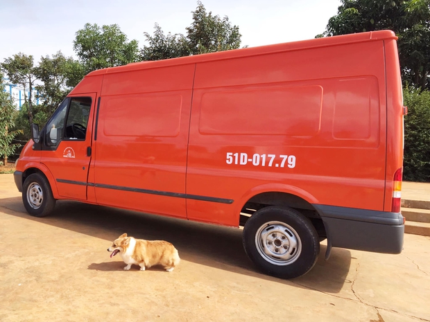 Cặp vợ chồng Đắk Lắk chi hơn 200 triệu hô biến xe thành nhà, đi gần hết Việt Nam trên chiếc mobihome cực chất - Ảnh 1.