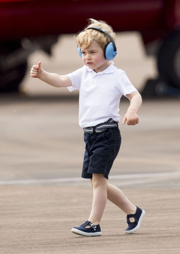 Đức Vua tương lai của Hoàng gia Anh: Những khoảnh khắc thần thái ngất trời của Hoàng tử bé George, mới 7 tuổi nhưng đã ra dáng anh cả - Ảnh 22.