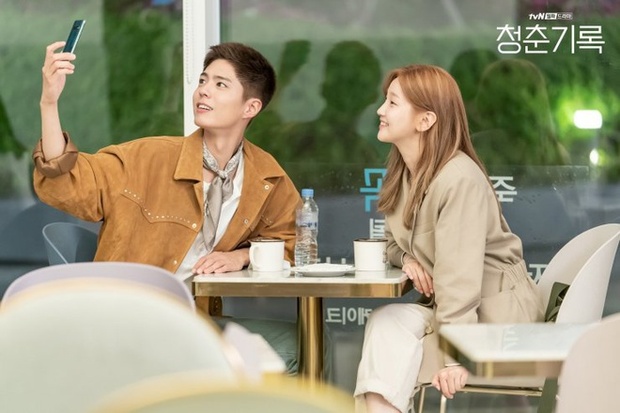 Ban biên tập khét tiếng xứ Hàn tổng kết phim ảnh 2020: Đôi Hyun Bin - Son Ye Jin hụt giải quan trọng, Park Bo Gum gây thất vọng - Ảnh 18.