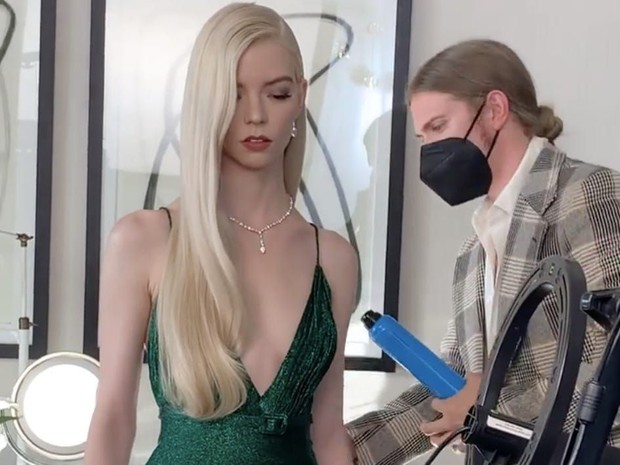 Anya Taylor-Joy là ai mà rung chuyển cả Hollywood vì quá đẹp? Visual như báu vật, vòng 1 bức thở, choáng nhất ảnh chụp vội - Ảnh 21.