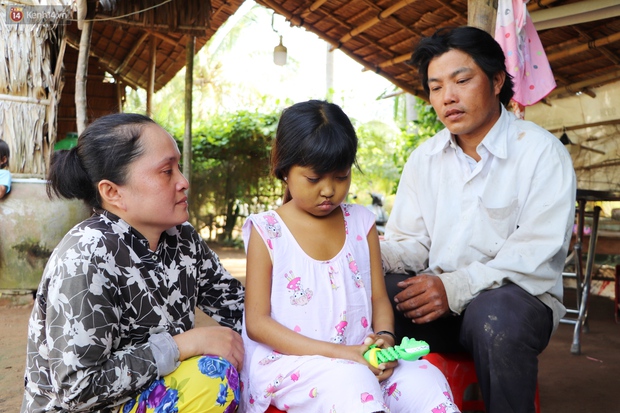 Nước mắt người mẹ có con gái bị teo gan, lá lách to đang chết mòn vì gia cảnh cùng cực: Chỉ sợ nó bỏ mình mà đi - Ảnh 11.