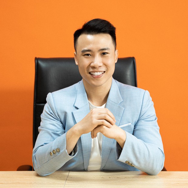 Phân tích vụ bé gái ngã từ tầng 12: Người hùng Nguyễn Ngọc Mạnh phải đỡ một lực gần nửa tấn? - Ảnh 3.