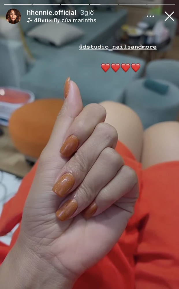 Sao Việt làm nail đơn giản mà sang: Phanh Lee khoe móng màu nude, Lan Ngọc có vuốt xinh không kém - Ảnh 4.