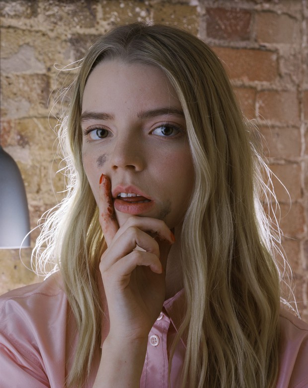 Anya Taylor-Joy là ai mà rung chuyển cả Hollywood vì quá đẹp? Visual như báu vật, vòng 1 bức thở, choáng nhất ảnh chụp vội - Ảnh 4.