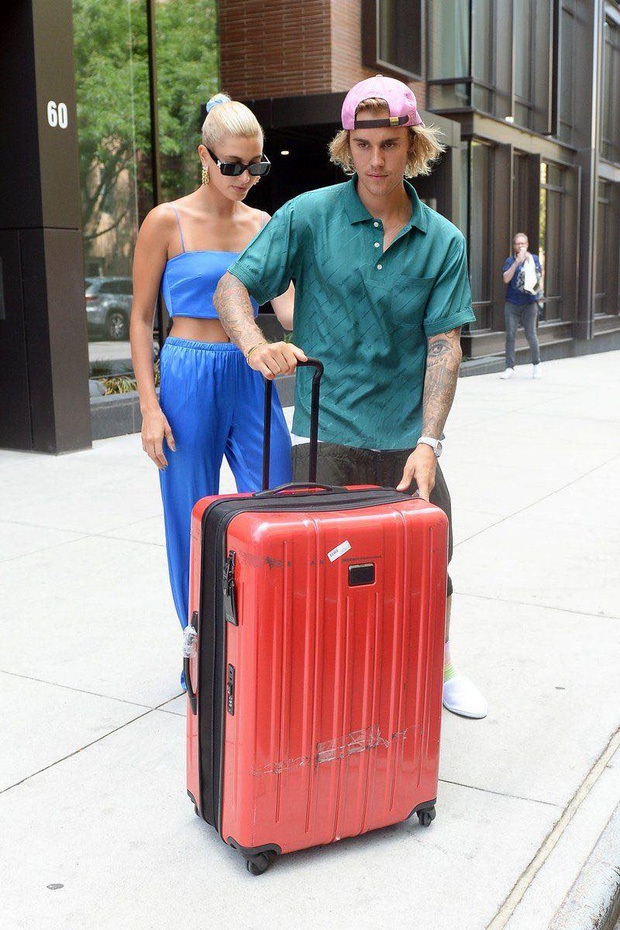 Đi đâu Justin Bieber cũng kè kè khẳng định chủ quyền với Hailey, còn để bàn tay hư bám dính mặc kệ mọi ánh nhìn - Ảnh 7.