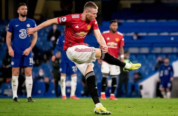 Cầm chân Chelsea, MU kém đội đầu bảng Man City tới 12 điểm - Ảnh 9.